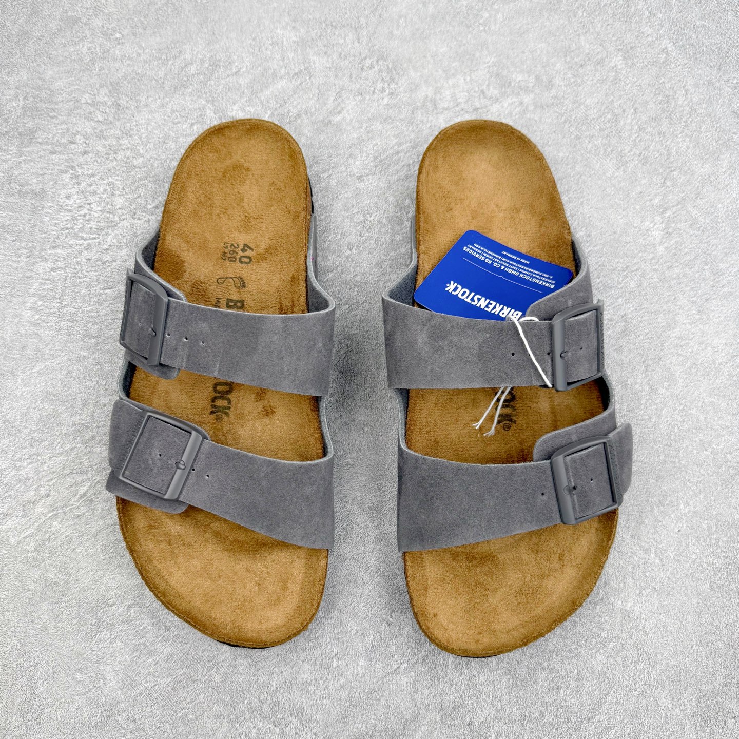 ＃福利特价‼️Birkenstock Arizona 系列勃肯皮革绒面双扣时尚凉拖鞋 牛皮绒面革质地柔软
