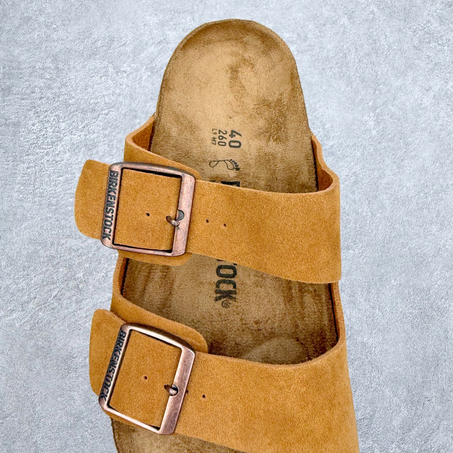 ＃福利特价‼️Birkenstock Arizona 系列勃肯皮革绒面双扣时尚凉拖鞋 牛皮绒面革质地柔软