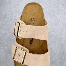 #福利特价‼️Birkenstock Arizona 系列勃肯皮革绒面双扣时尚凉拖鞋 牛皮绒面革质地柔软 #福利特价‼️Birkenstock Arizona 系列勃肯皮革绒面双扣时尚凉拖鞋 牛皮绒面革质地柔软