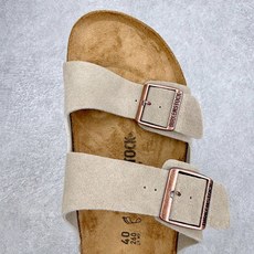 #福利特价‼️Birkenstock Arizona 系列勃肯皮革绒面双扣时尚凉拖鞋 牛皮绒面革质地柔软 #福利特价‼️Birkenstock Arizona 系列勃肯皮革绒面双扣时尚凉拖鞋 牛皮绒面革质地柔软