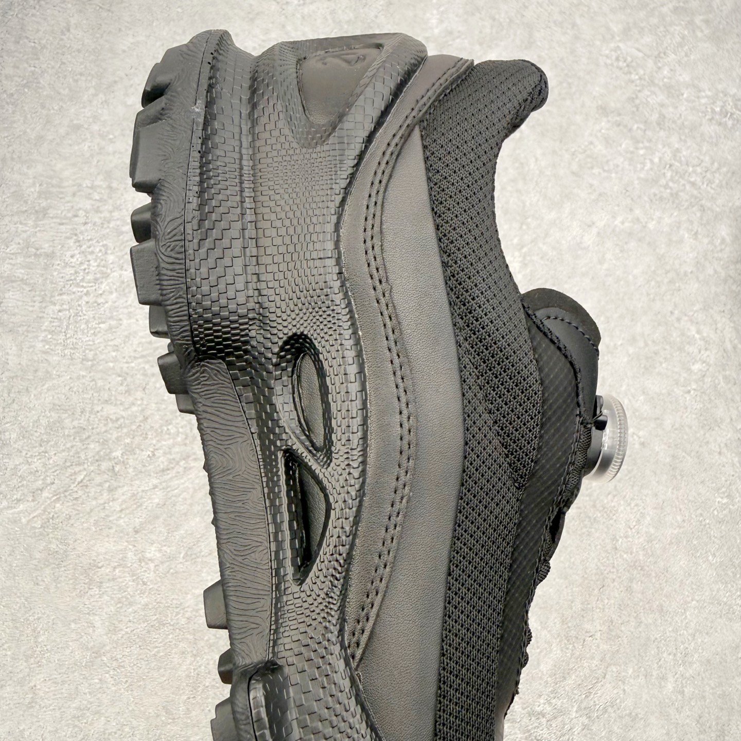 ECCo爱步 Biom C Trail 时尚简约牛皮减震耐磨低帮休闲跑步鞋 ECCO以三大核心特征为依托