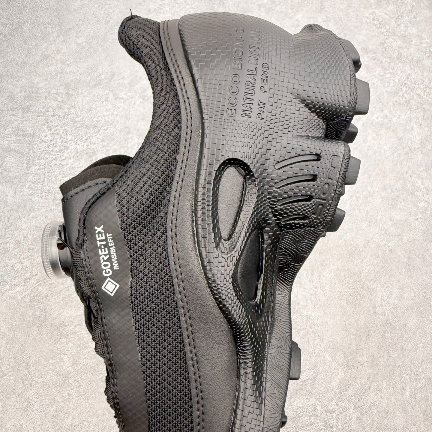 ECCo爱步 Biom C Trail 时尚简约牛皮减震耐磨低帮休闲跑步鞋 ECCO以三大核心特征为依托