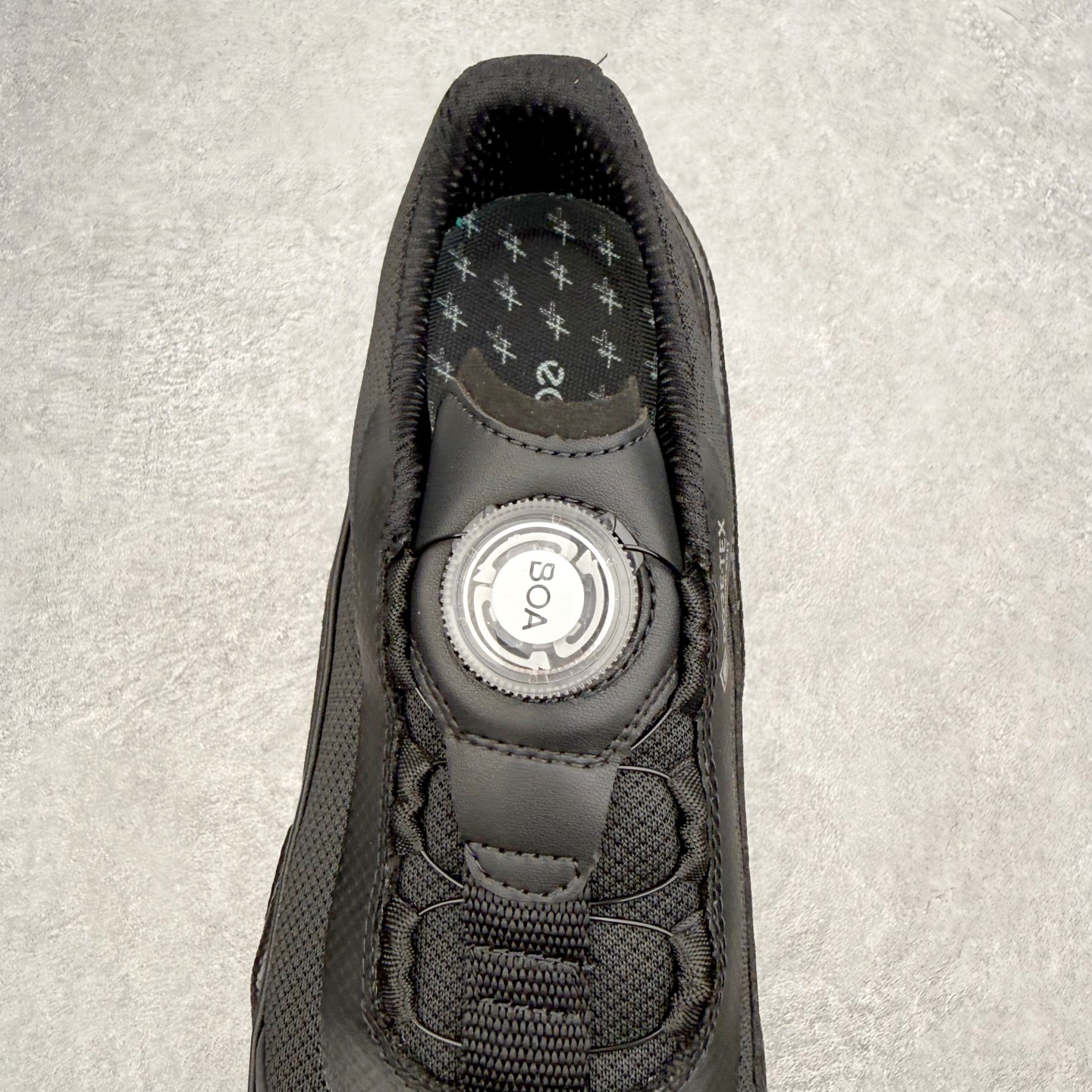 ECCo爱步 Biom C Trail 时尚简约牛皮减震耐磨低帮休闲跑步鞋 ECCO以三大核心特征为依托