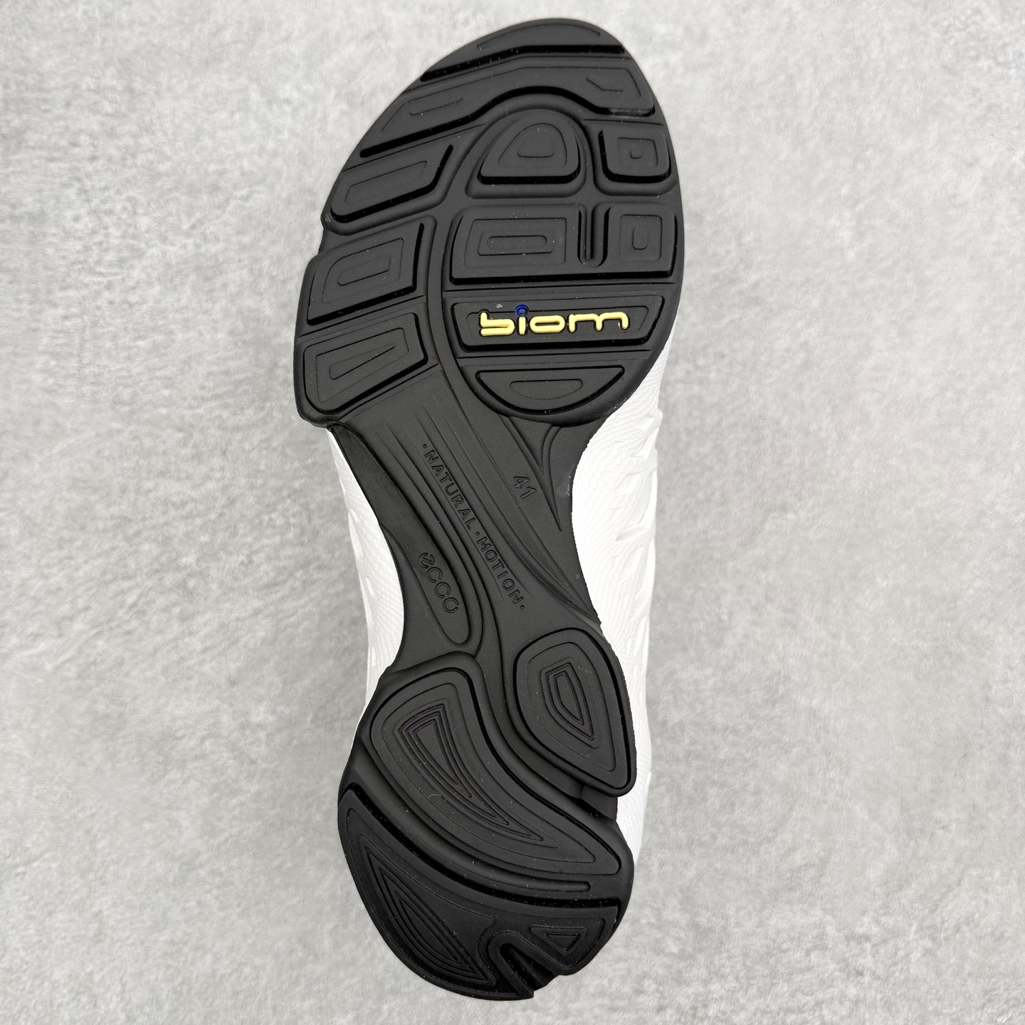ECCo爱步 Biom C Trail 时尚简约牛皮减震耐磨低帮休闲跑步鞋 ECCO以三大核心特征为依托