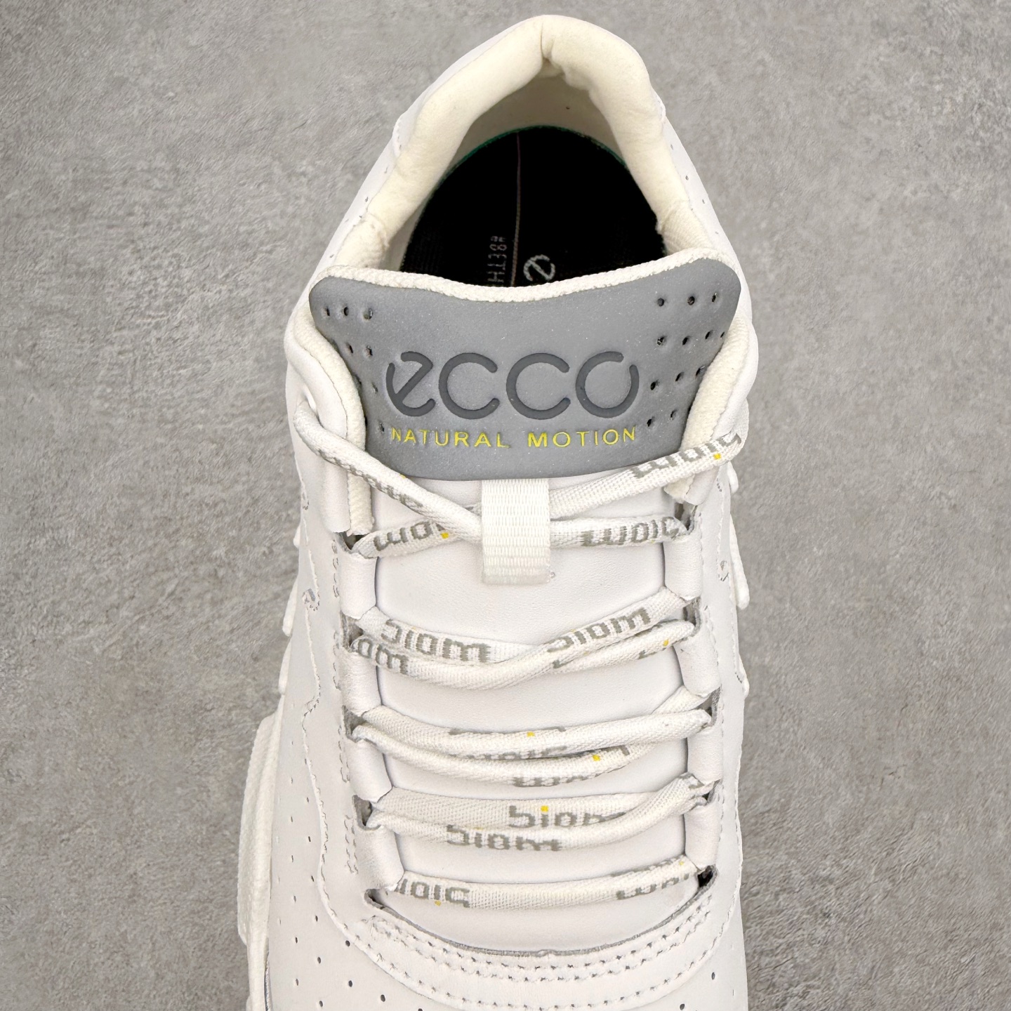 ECCo爱步 Biom C Trail 时尚简约牛皮减震耐磨低帮休闲跑步鞋 ECCO以三大核心特征为依托