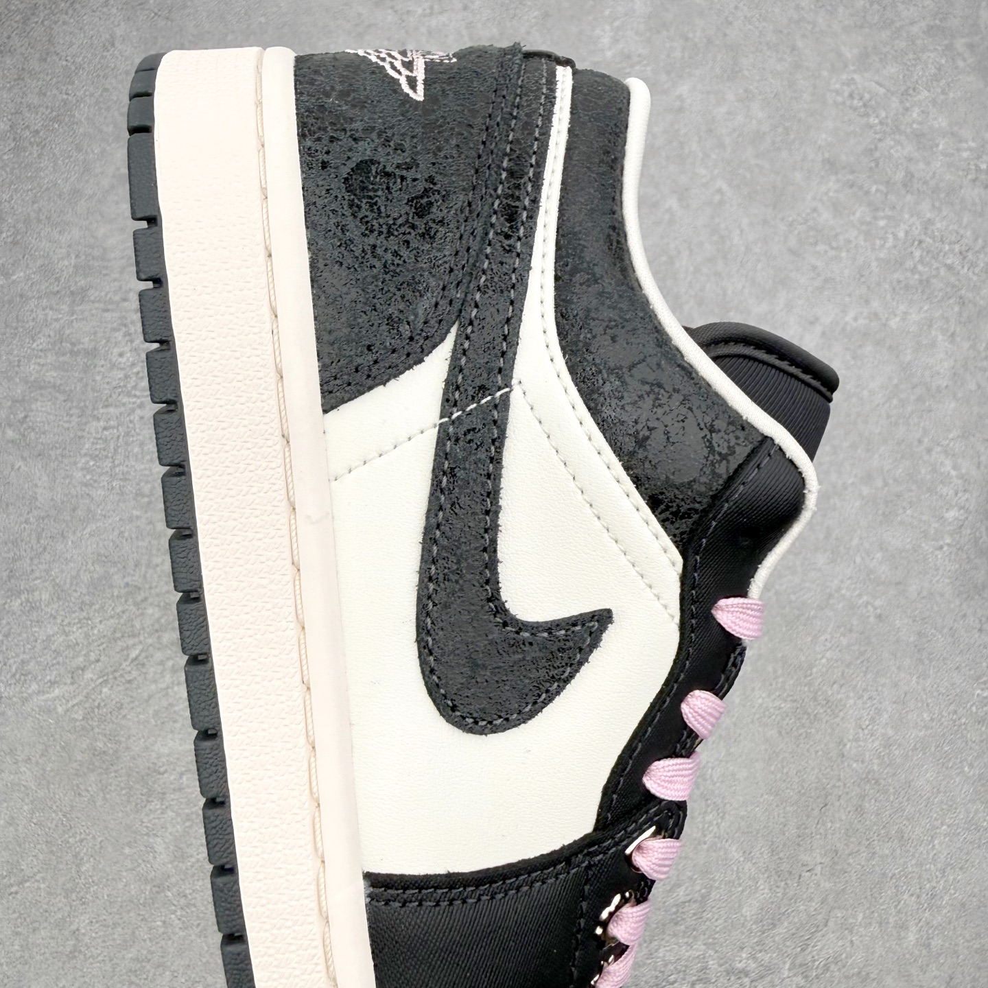 Air Jordan AJ1 Low 低帮 黑粉 II0595-001 终端优势供应 市面中低帮最具代表