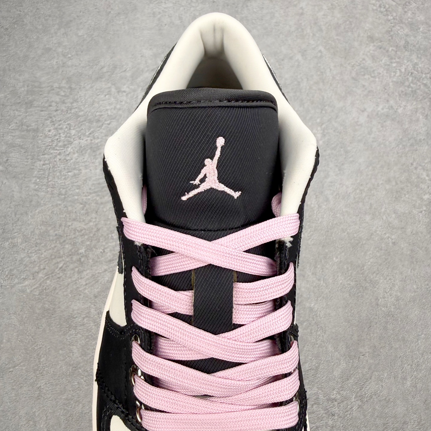 Air Jordan AJ1 Low 低帮 黑粉 II0595-001 终端优势供应 市面中低帮最具代表