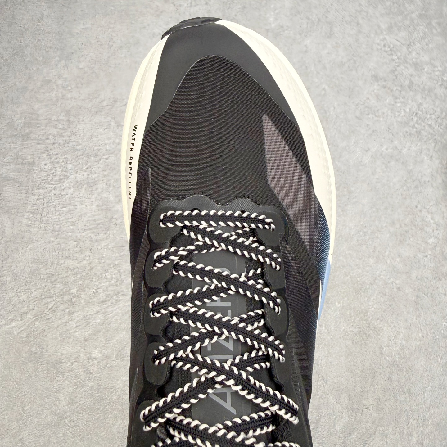 AD Adizero EVO SL ATR M 马拉松竞速专业跑鞋 CELERMESH针织网面非常轻薄 