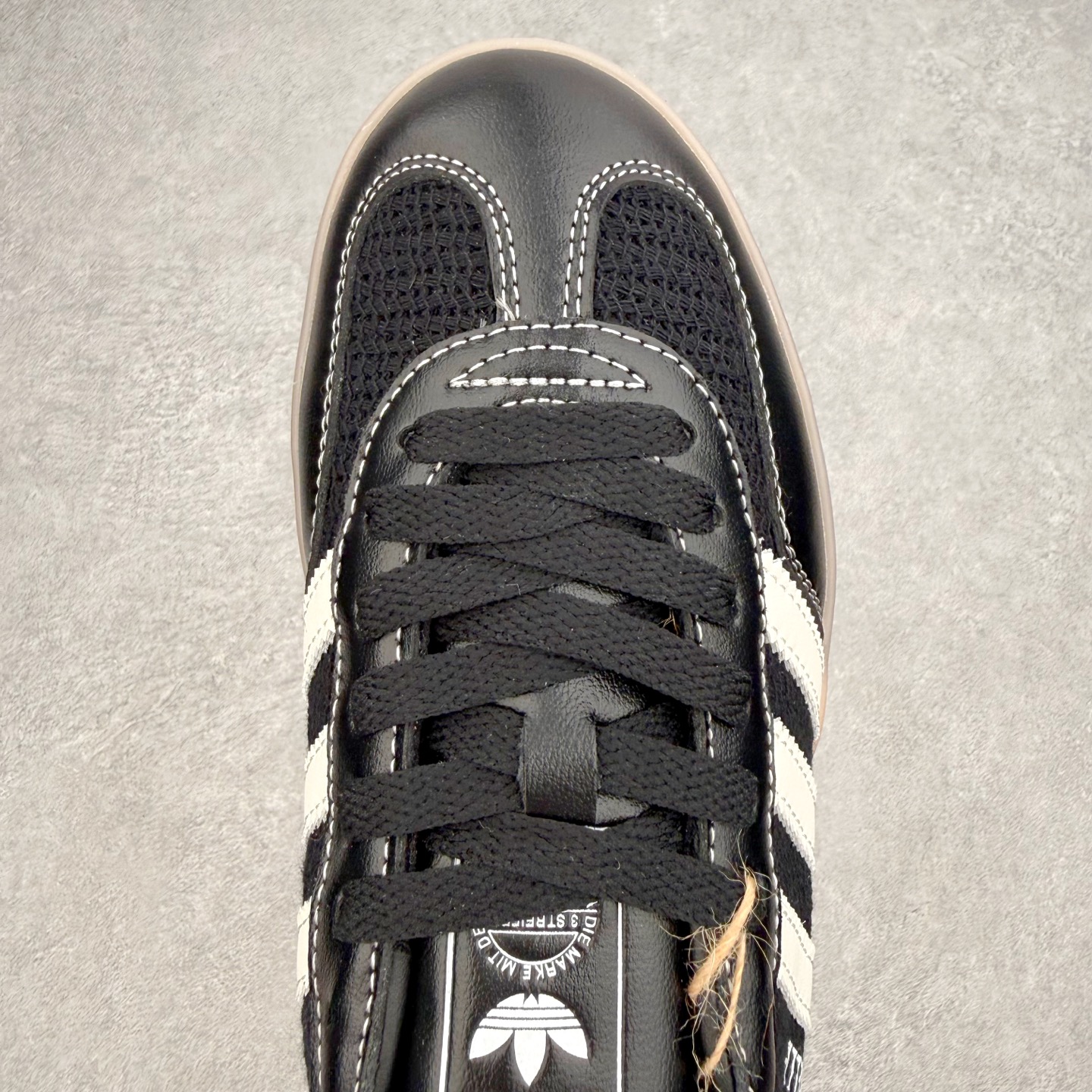 AD Gazelle Indoor Trainers 羚羊内训系列低帮复古百搭休闲运动德训风板鞋 JQ7