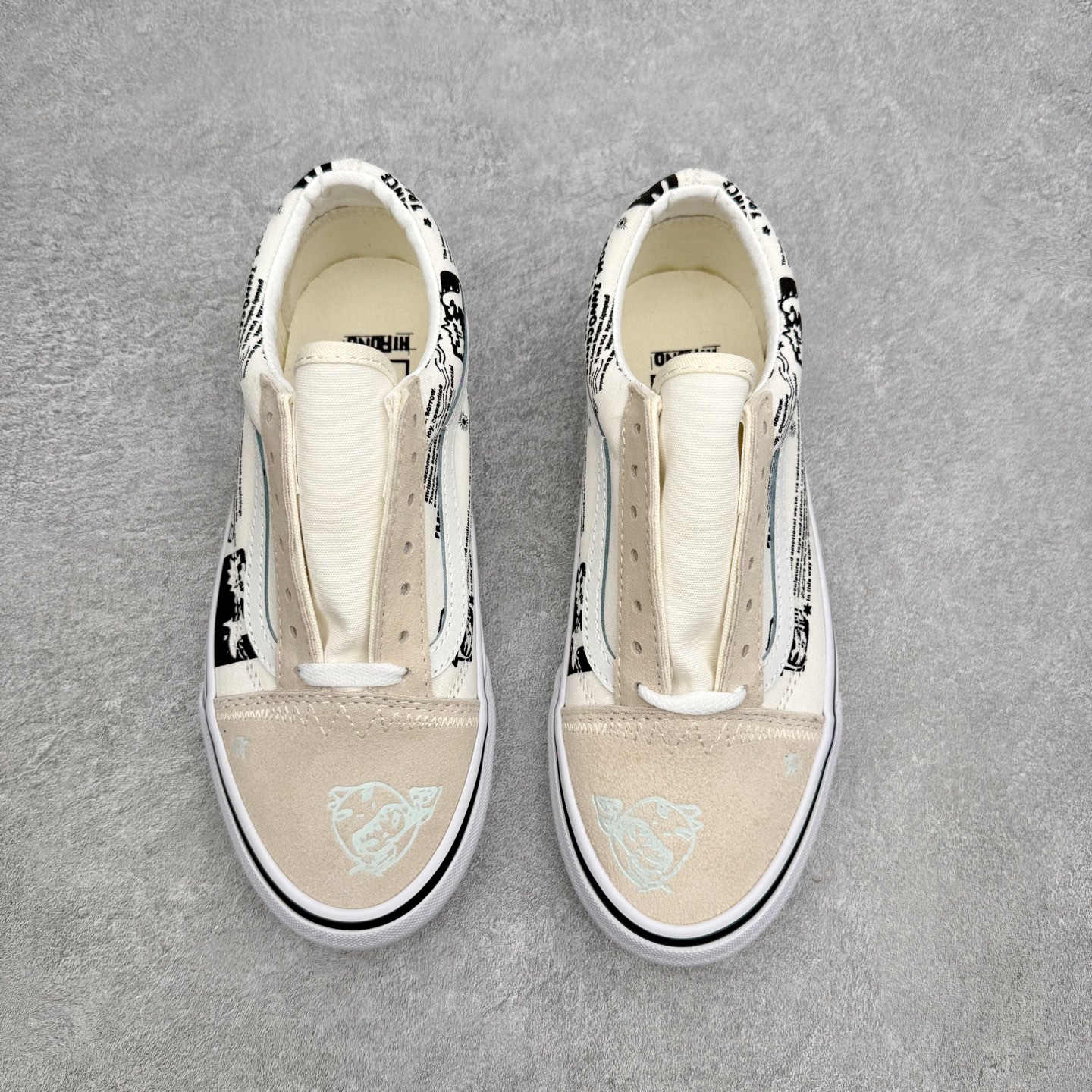 Vans Old Skool x Hirono泡泡玛特 小野联名 复古米白涂鸦鞋身采用麂皮搭配牛仔帆布面
