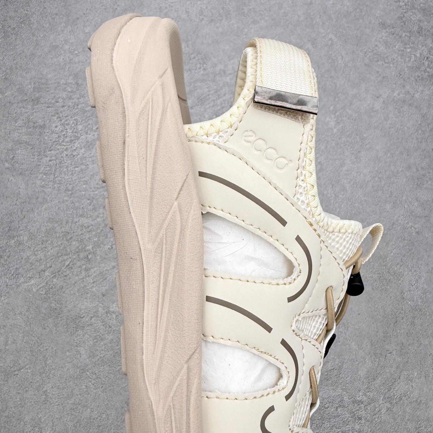 ecco爱步 BIOM LITE W 25秋舒适百搭时尚气质低帮生活休闲鞋凉鞋 ECCO以三大核心特征为