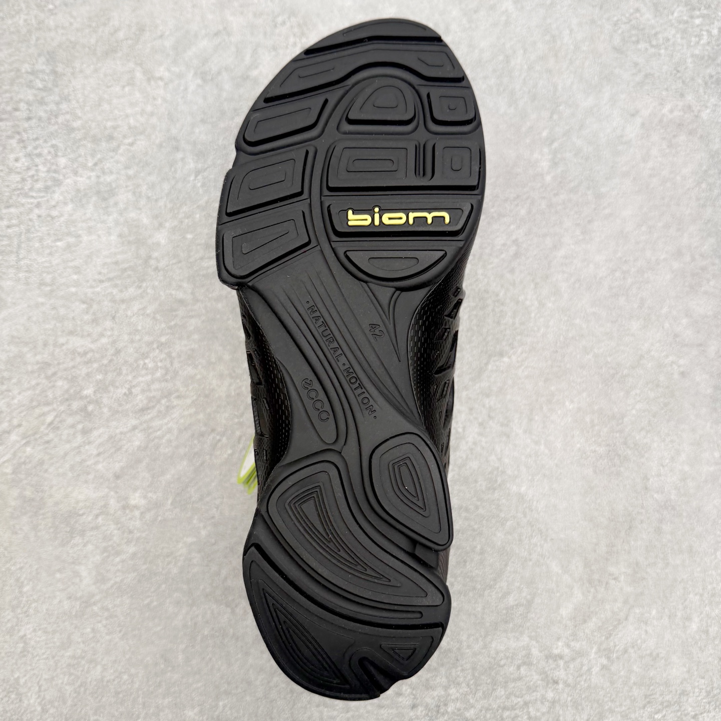 ECCo爱步 Biom C Trail 时尚简约牛皮减震耐磨低帮休闲跑步鞋 ECCO以三大核心特征为依托