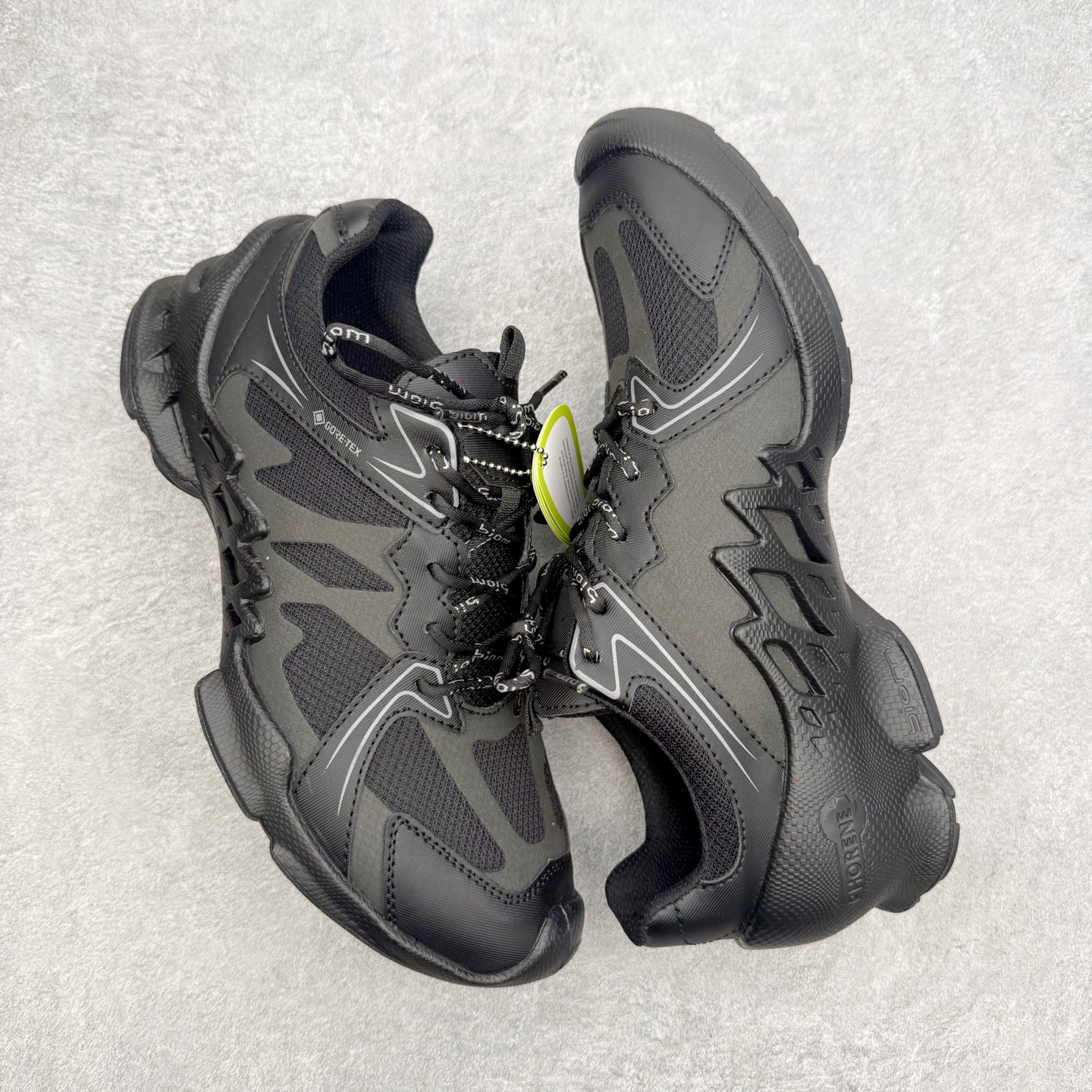 ECCo爱步 Biom C Trail 时尚简约牛皮减震耐磨低帮休闲跑步鞋 ECCO以三大核心特征为依托