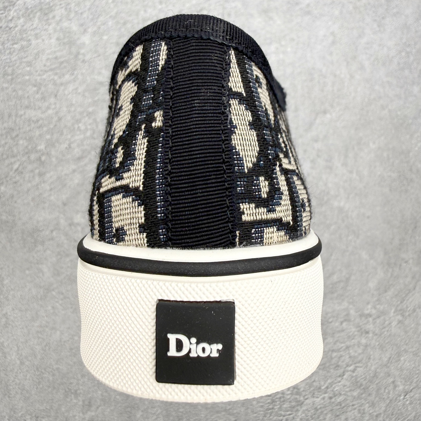 Dior Saltwind 斜纹提花 帆布鞋 金属配饰胶质品牌标志鞋底 进口纯棉帆布 全粒面绵羊皮内里 