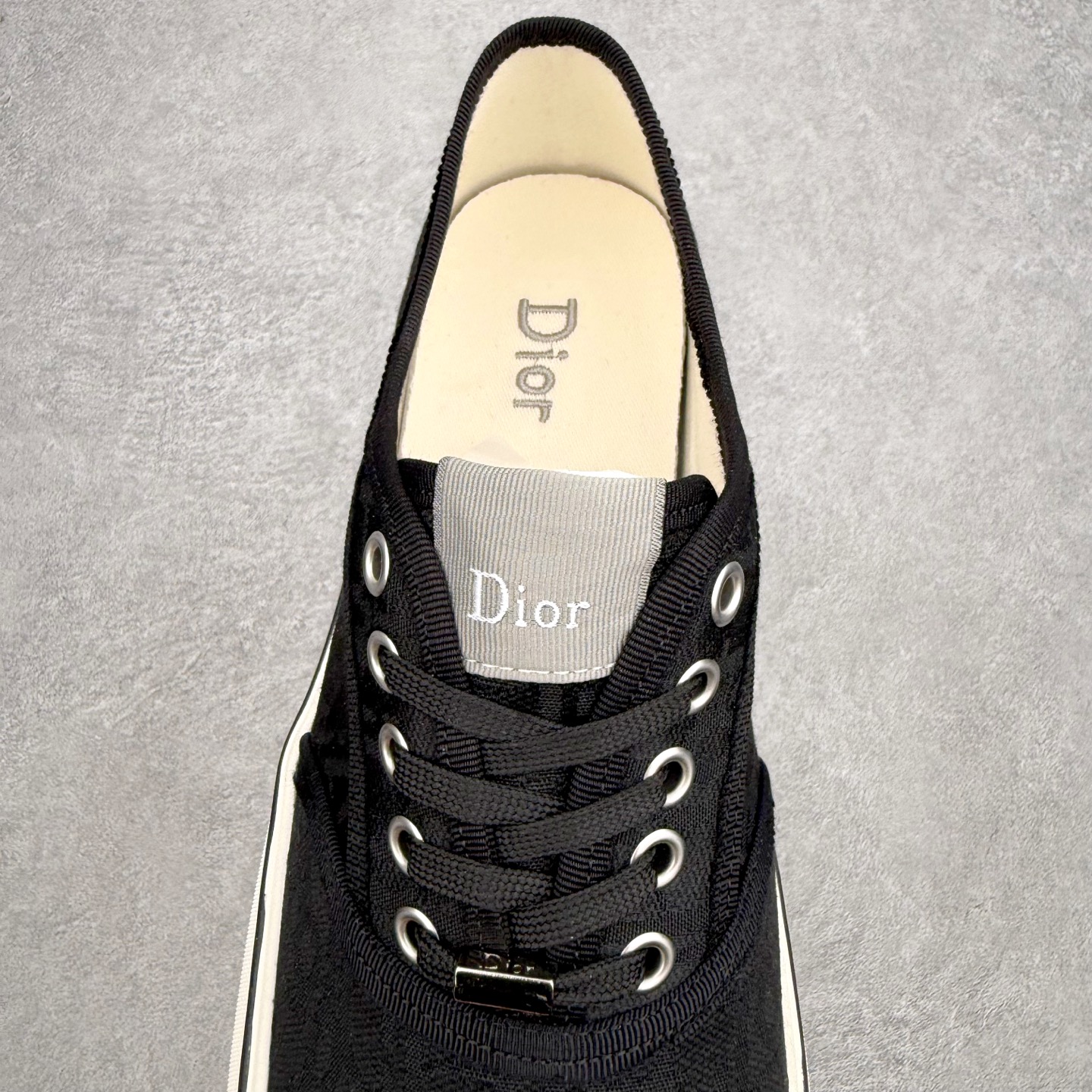 Dior Saltwind 斜纹提花 帆布鞋 金属配饰胶质品牌标志鞋底 进口纯棉帆布 全粒面绵羊皮内里 