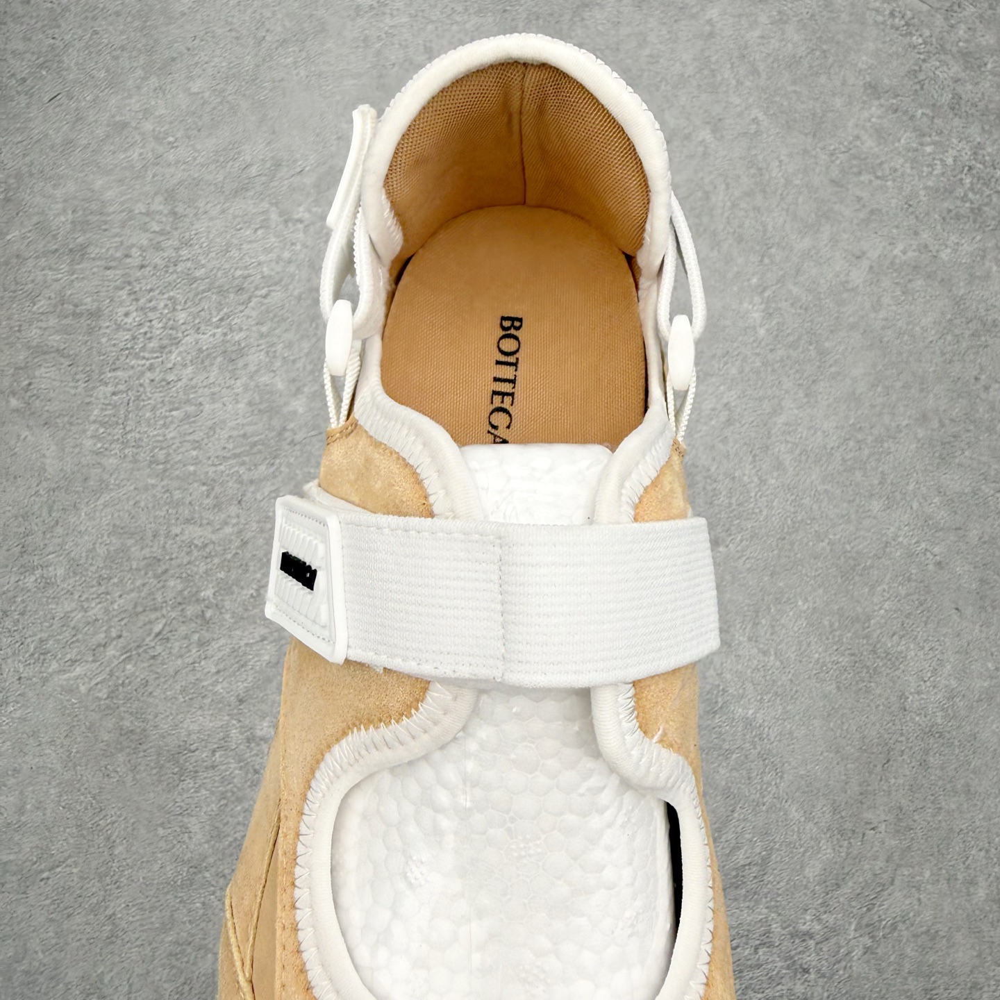 Bottega Veneta BV葆蝶家 Orbit Flash 魔术贴圆头平底 玛丽珍 休闲单鞋 女款