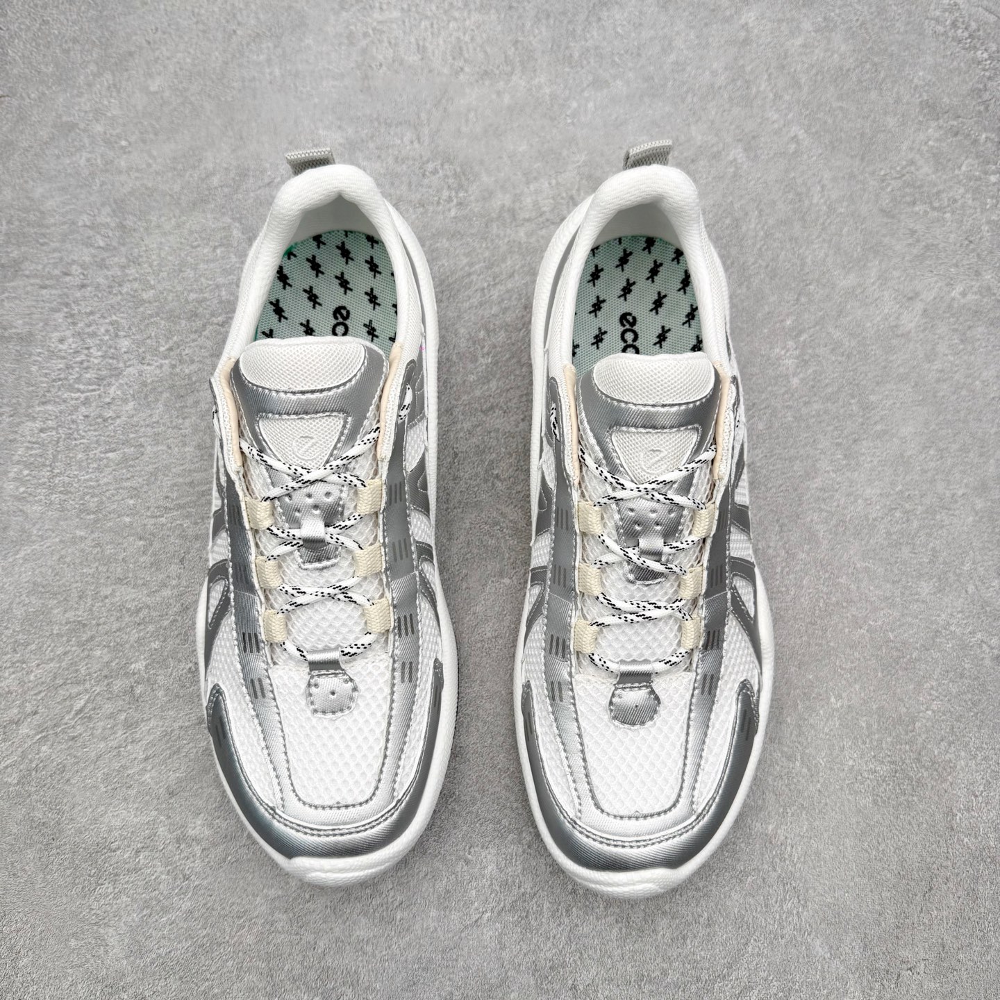 ECCo爱步 Biom C Trail 时尚简约牛皮减震耐磨低帮休闲跑步鞋 ECCO以三大核心特征为依托