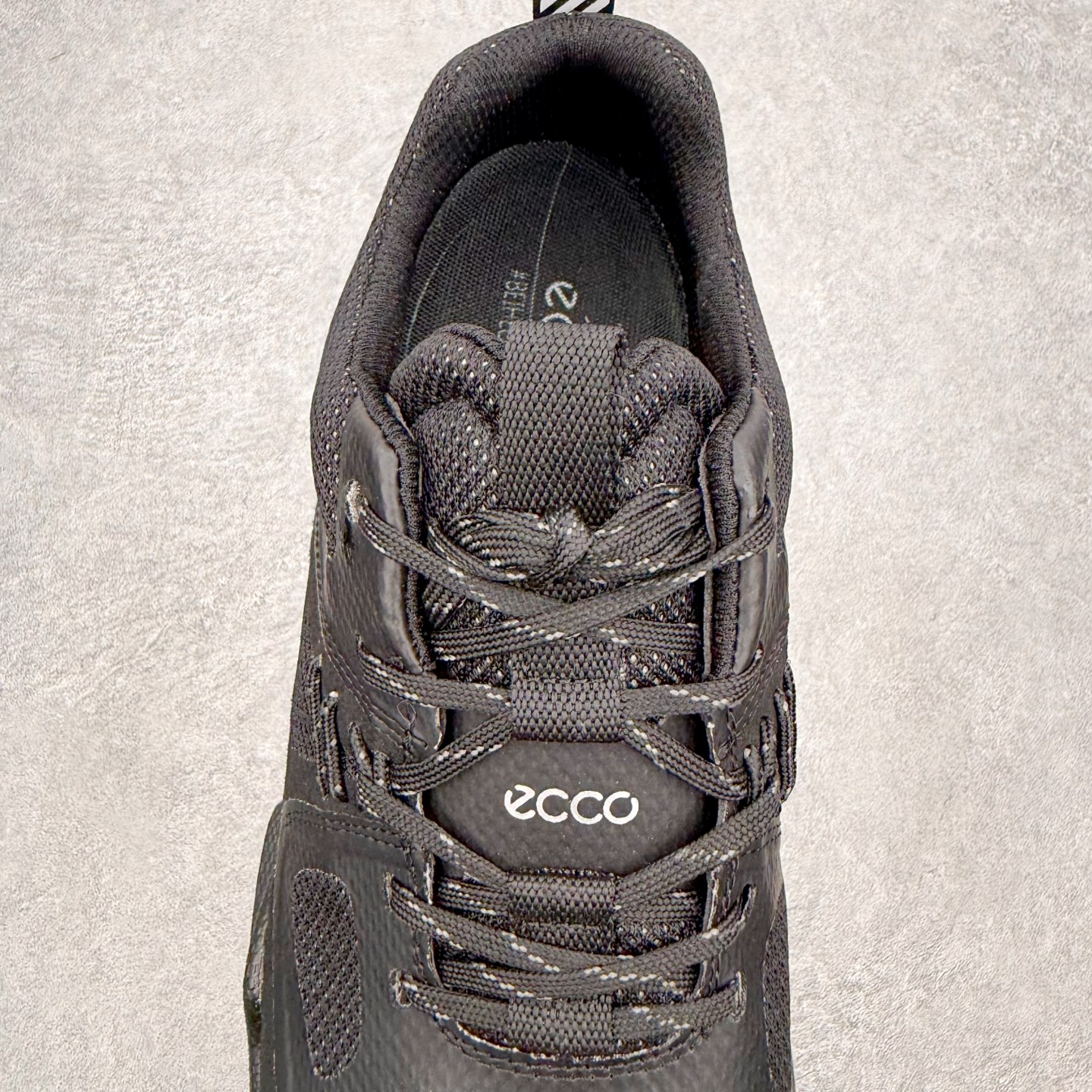 ECCo爱步 Biom C Trail 时尚简约牛皮减震耐磨低帮休闲跑步鞋 ECCO以三大核心特征为依托
