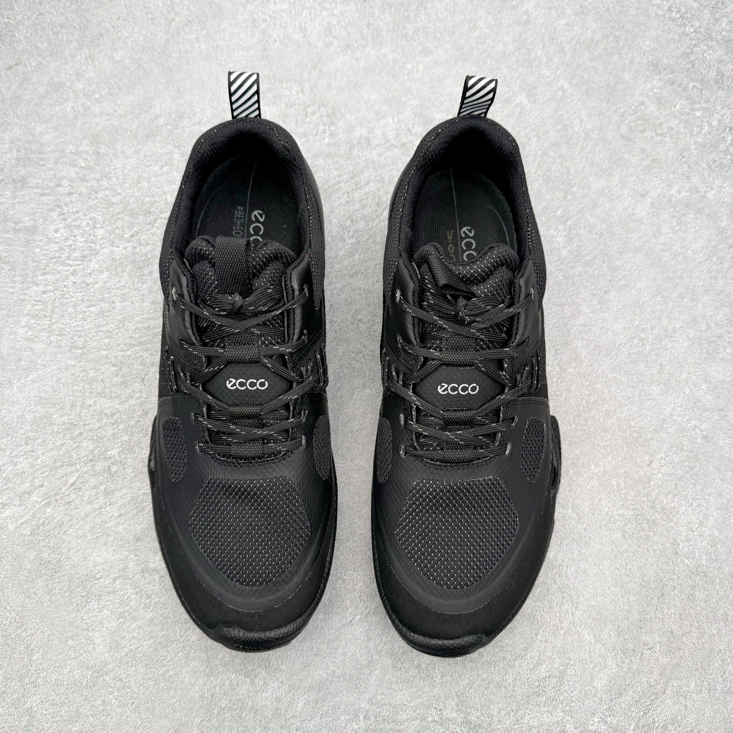 ECCo爱步 Biom C Trail 时尚简约牛皮减震耐磨低帮休闲跑步鞋 ECCO以三大核心特征为依托