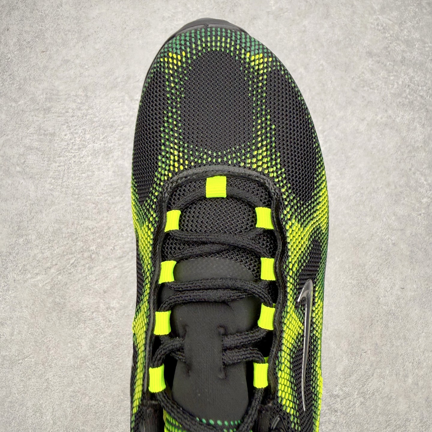 NK AIR LIQUID MAX 2026S 毒箭蛙新款气垫跑步鞋 Liquid Max 传承四十年 