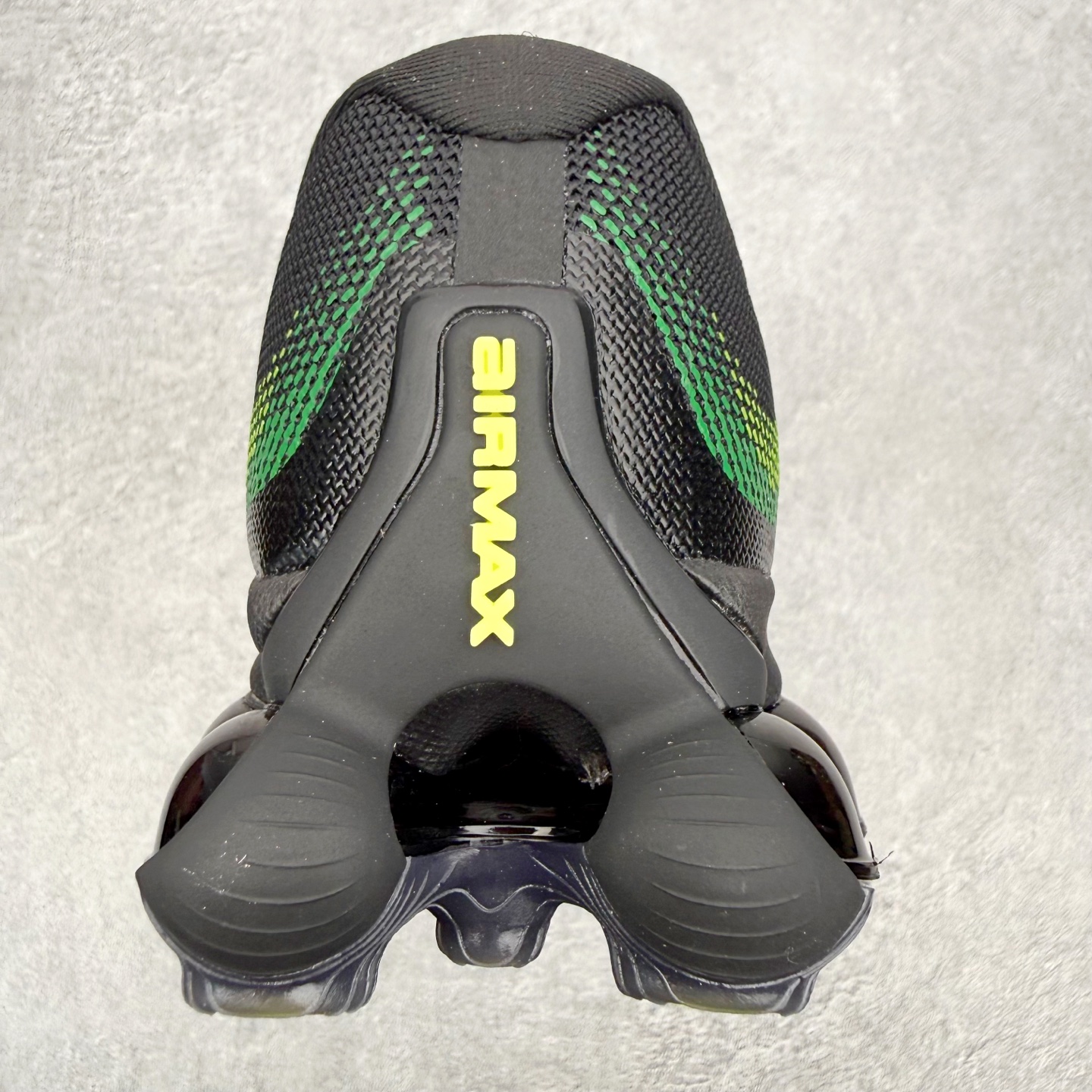 NK AIR LIQUID MAX 2026S 毒箭蛙新款气垫跑步鞋 Liquid Max 传承四十年 