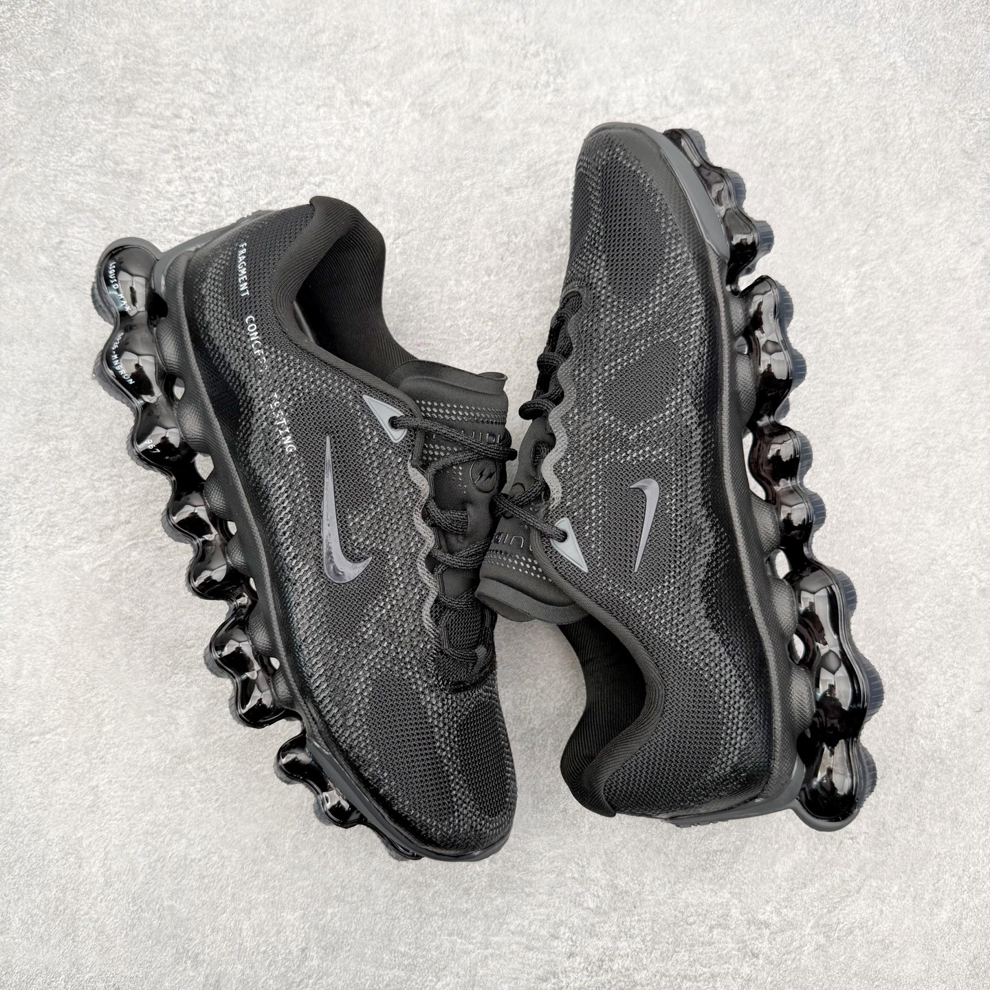 NK AIR LIQUID MAX 2026S 毒箭蛙新款气垫跑步鞋 Liquid Max 传承四十年 