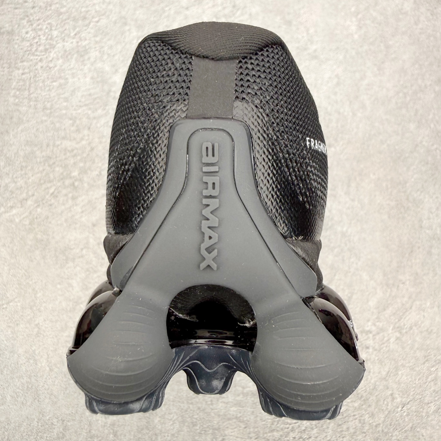 NK AIR LIQUID MAX 2026S 毒箭蛙新款气垫跑步鞋 Liquid Max 传承四十年 