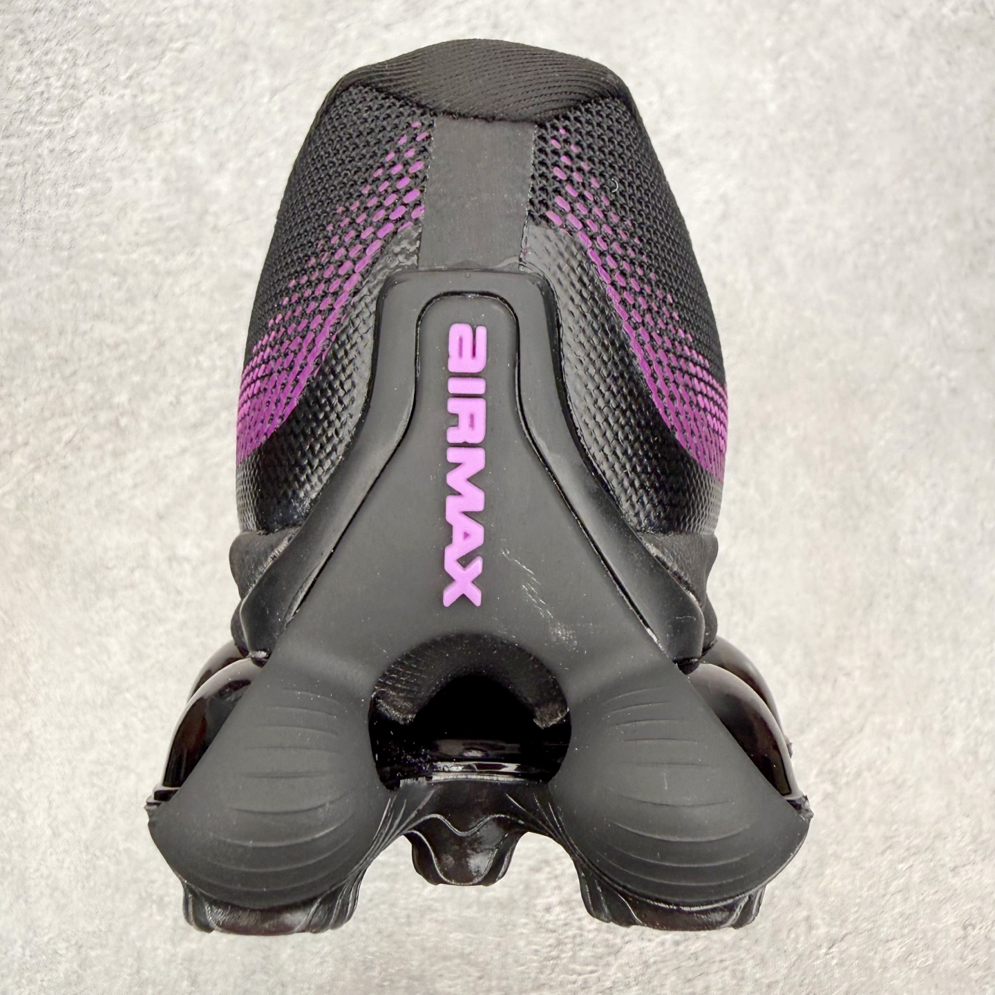 NK AIR LIQUID MAX 2026S 毒箭蛙新款气垫跑步鞋 Liquid Max 传承四十年 