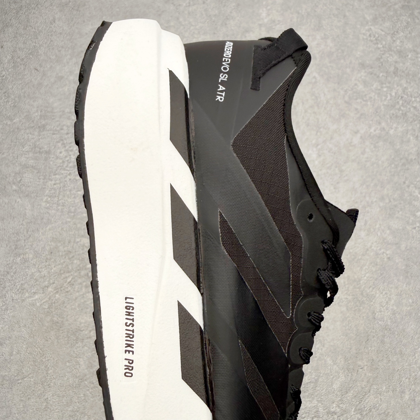 AD Adizero EVO SL ATR M 马拉松竞速专业跑鞋 CELERMESH针织网面非常轻薄 