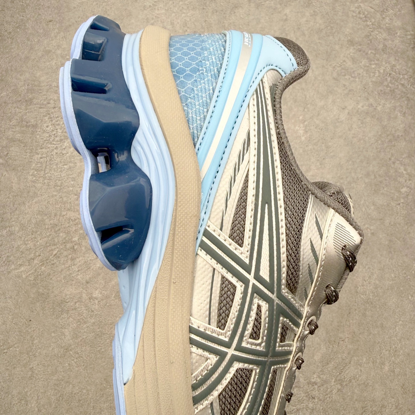 ASICS GEL-KINETIC FLUENT 舒适轻盈支撑回弹低帮休闲城市通勤跑步鞋 男女同款 AS