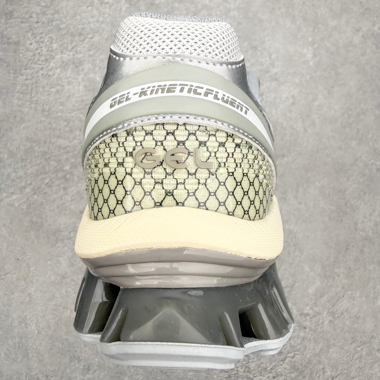 ASICS GEL-KINETIC FLUENT 舒适轻盈支撑回弹低帮休闲城市通勤跑步鞋 男女同款 AS