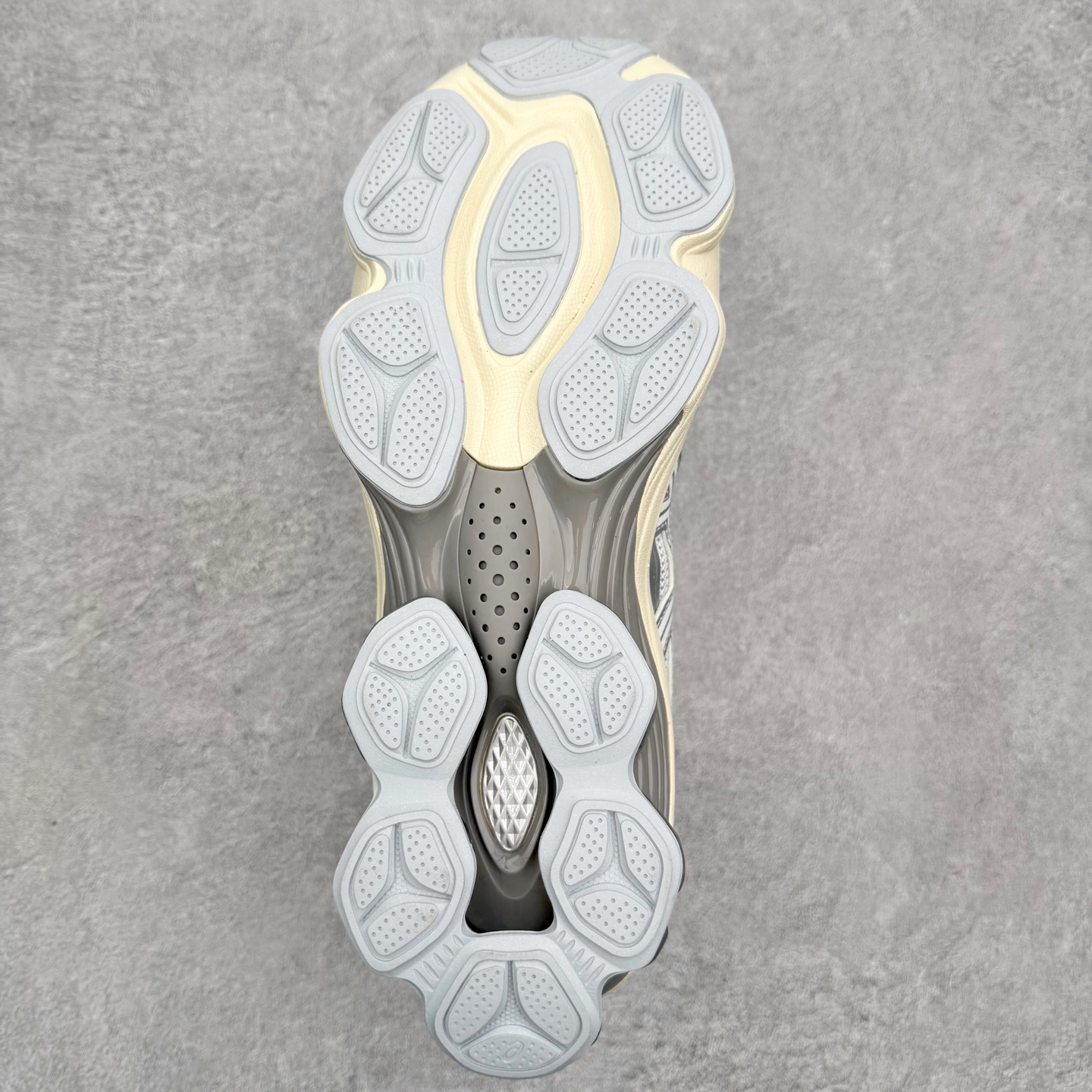 ASICS GEL-KINETIC FLUENT 舒适轻盈支撑回弹低帮休闲城市通勤跑步鞋 男女同款 AS