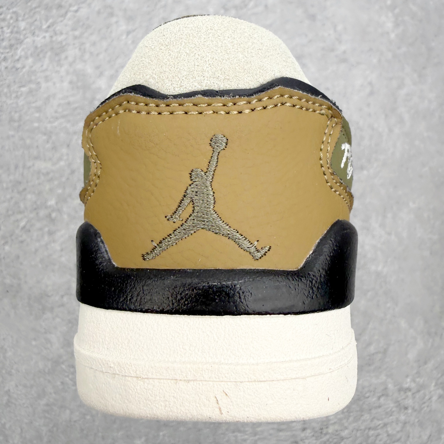 ＃福利特价‼️Air Jordan AJ Flight Court 乔丹低帮复古篮球鞋 设计简约又不失复