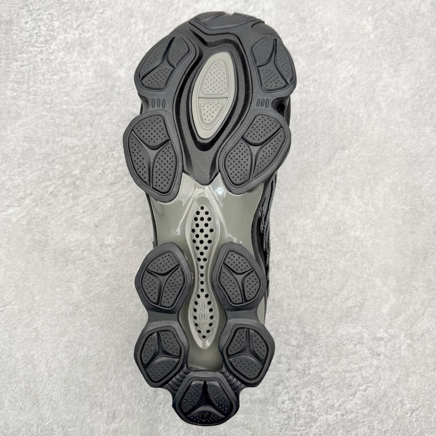KIKO KOSTADINOV x Asics GEL-Quantum 潮流织物合成革低帮马拉松跑步鞋 