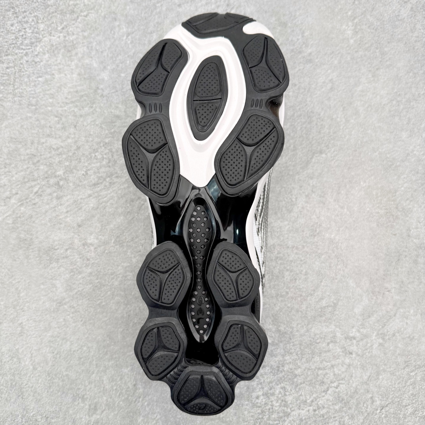 KIKO KOSTADINOV x Asics GEL-Quantum 潮流织物合成革低帮马拉松跑步鞋 
