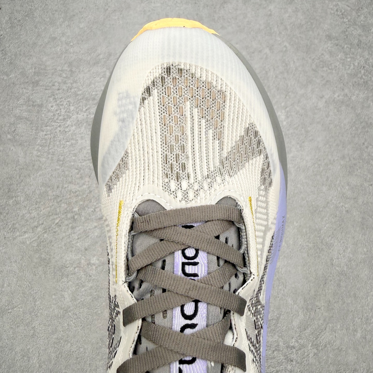 ＃XN ASICS NOVABLAST 5 舒适百搭低帮马拉松训练竞速跑步鞋 ASICS（亚瑟士）是日本