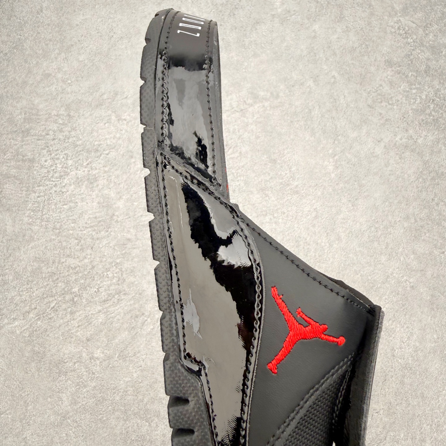 ＃原装级别 Air Jordan AJ11 Hydro Retro Slides 飞人运动拖鞋 经典的配