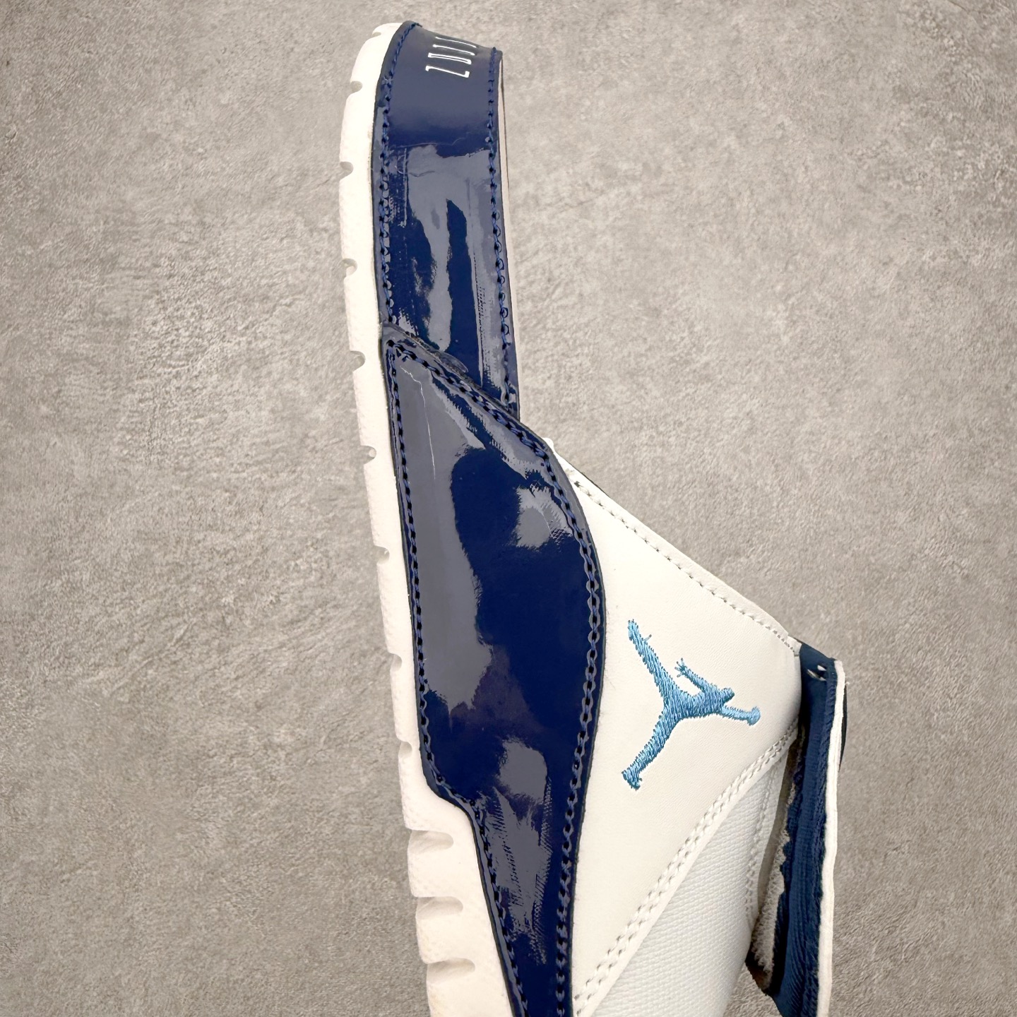 ＃原装级别 Air Jordan AJ11 Hydro Retro Slides 飞人运动拖鞋 经典的配