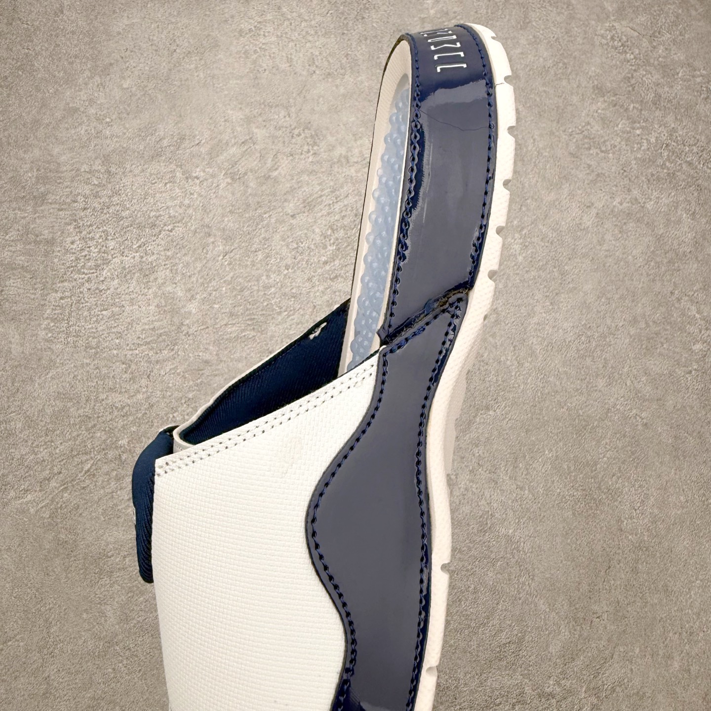 ＃原装级别 Air Jordan AJ11 Hydro Retro Slides 飞人运动拖鞋 经典的配