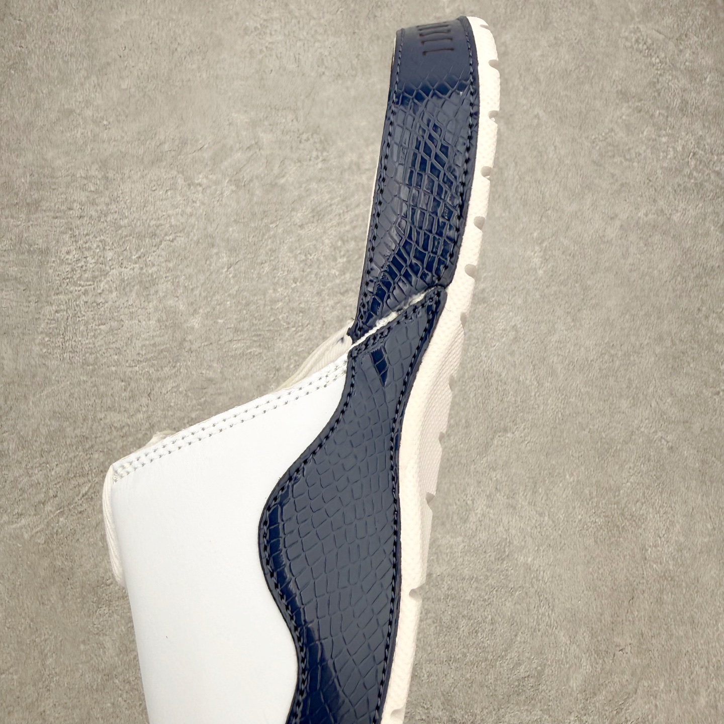 ＃原装级别 Air Jordan AJ11 Hydro Retro Slides 飞人运动拖鞋 经典的配