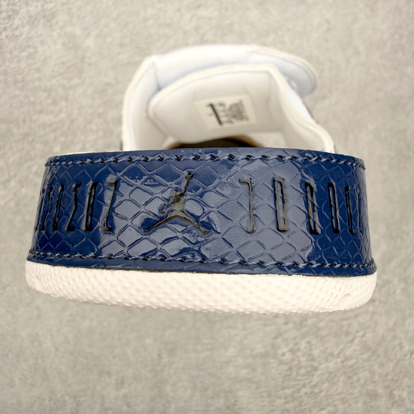 ＃原装级别 Air Jordan AJ11 Hydro Retro Slides 飞人运动拖鞋 经典的配