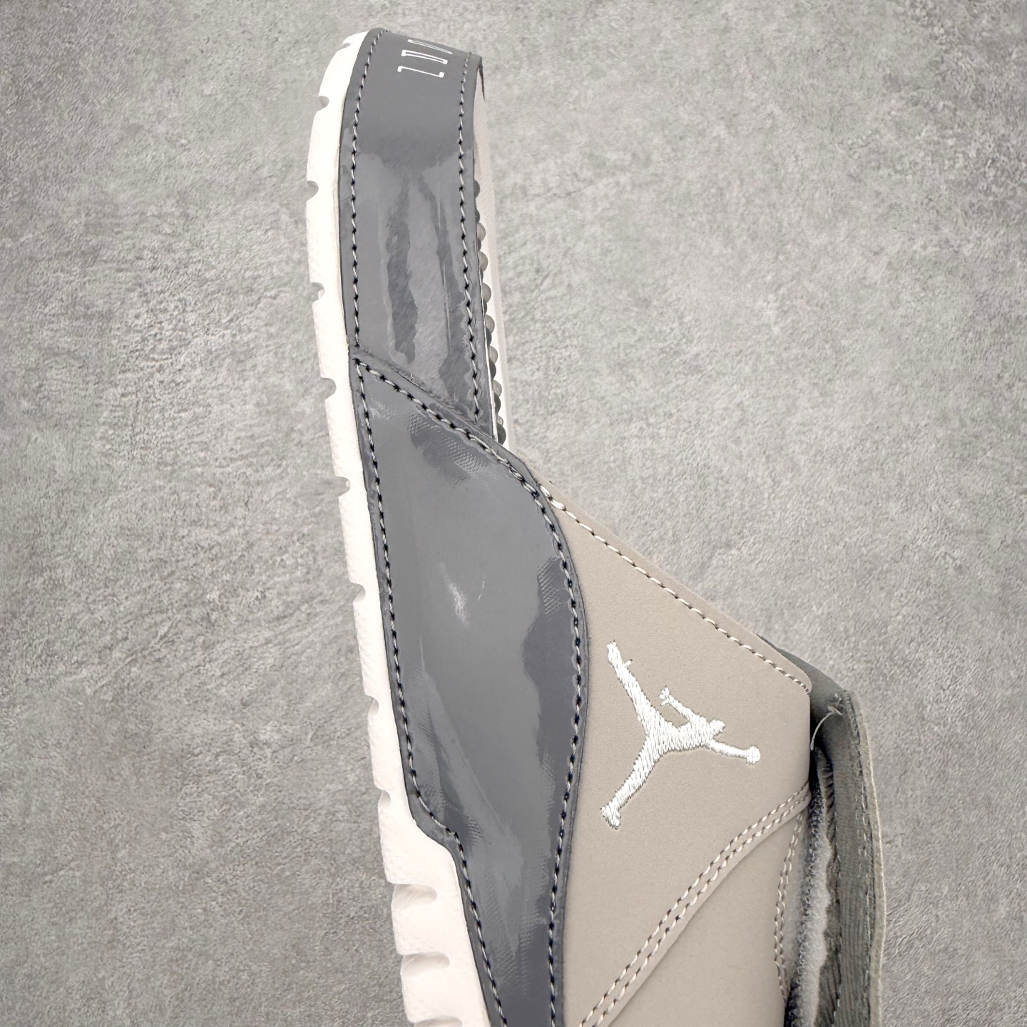 ＃原装级别 Air Jordan AJ11 Hydro Retro Slides 飞人运动拖鞋 经典的配