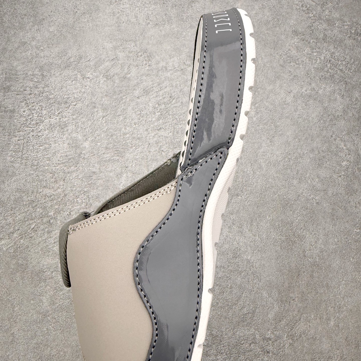 ＃原装级别 Air Jordan AJ11 Hydro Retro Slides 飞人运动拖鞋 经典的配