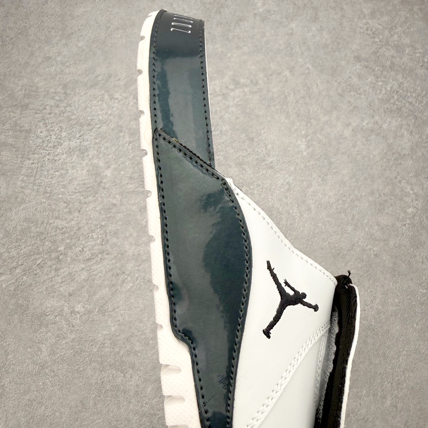 ＃原装级别 Air Jordan AJ11 Hydro Retro Slides 飞人运动拖鞋 经典的配