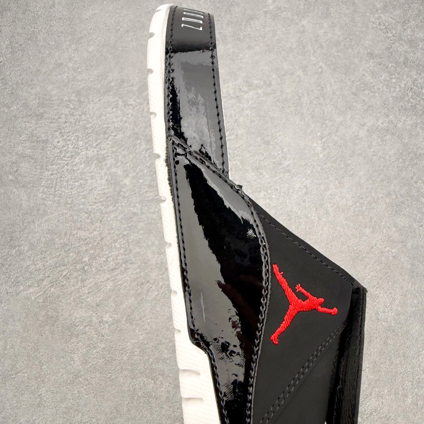 ＃原装级别 Air Jordan AJ11 Hydro Retro Slides 飞人运动拖鞋 经典的配