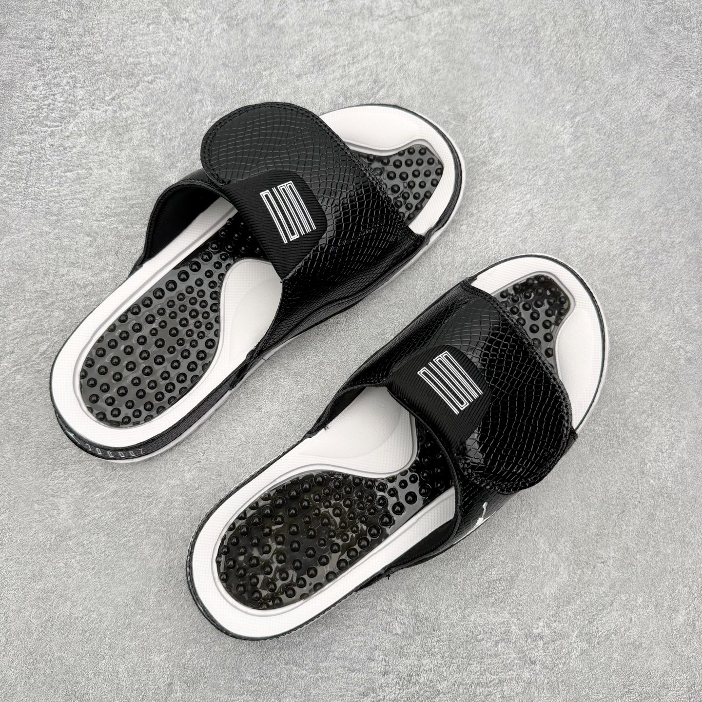 ＃原装级别 Air Jordan AJ11 Hydro Retro Slides 飞人运动拖鞋 经典的配