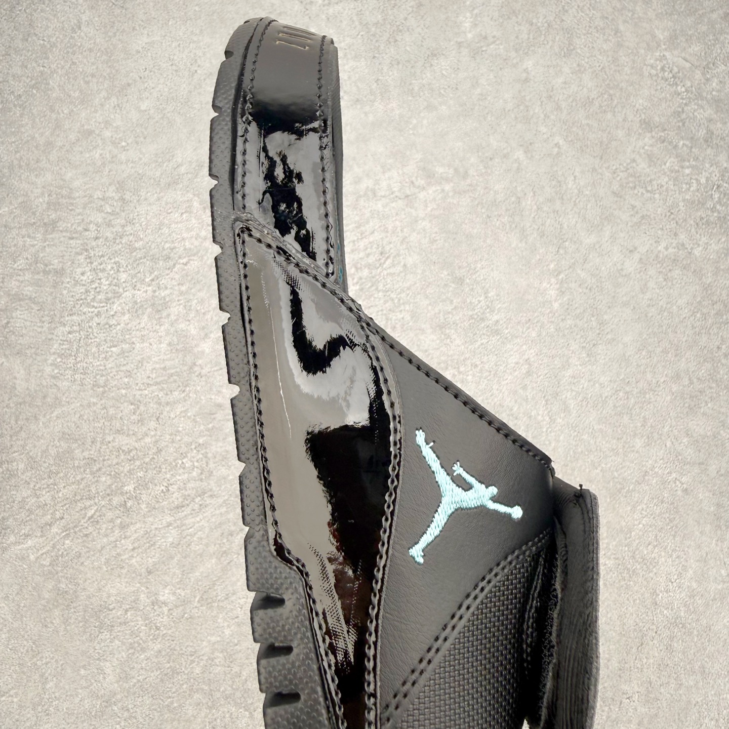 ＃原装级别 Air Jordan AJ11 Hydro Retro Slides 飞人运动拖鞋 经典的配
