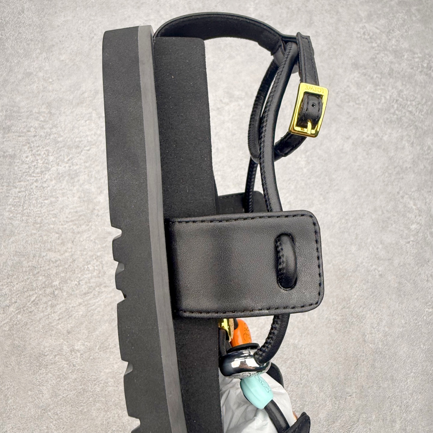 LOEWE罗意威 Pebble Beads Fussbett 纳帕羊皮 鹅卵石装饰 一字带凉鞋 1cm 