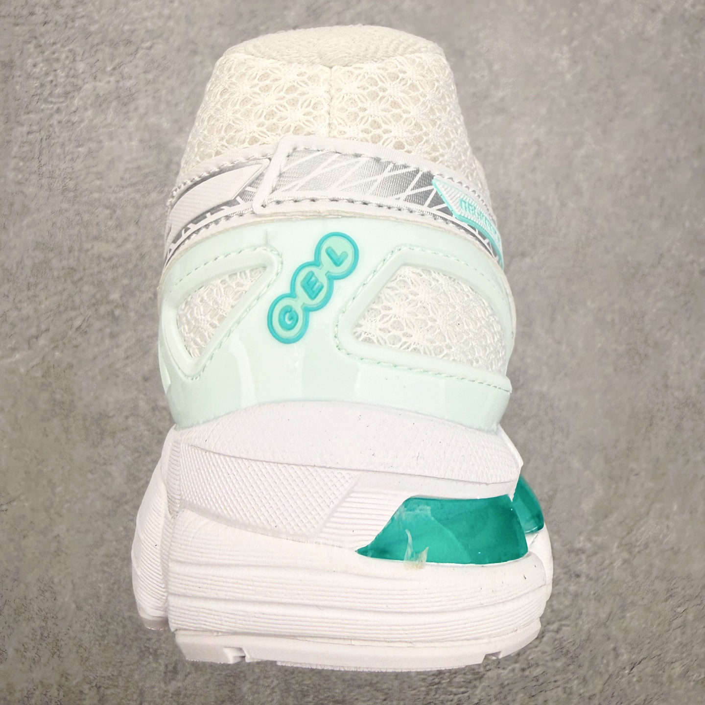Asics Gel-kayano 20 亚瑟士舒适时尚低帮跑步鞋 GEL-KAYANO 20代问世于20