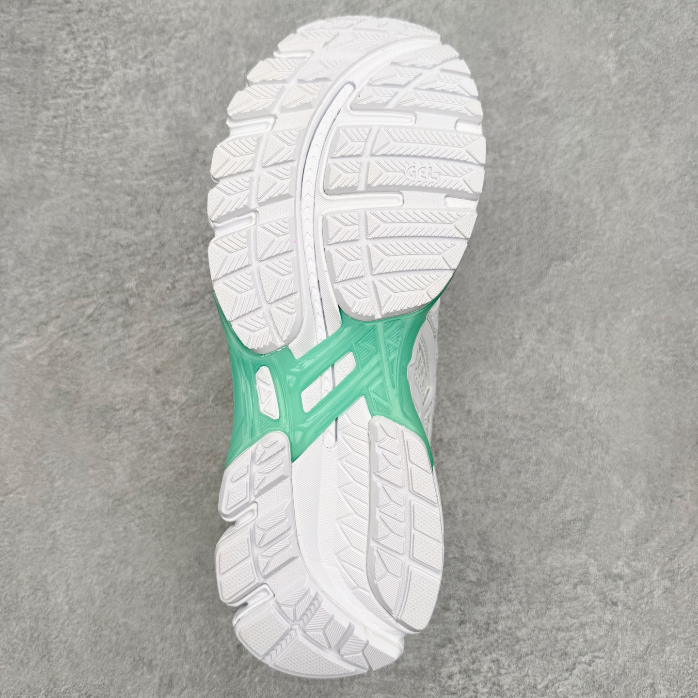Asics Gel-kayano 20 亚瑟士舒适时尚低帮跑步鞋 GEL-KAYANO 20代问世于20